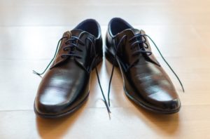 Избавляемся от запаха в обуви: причины появления и лучшие методы устранения